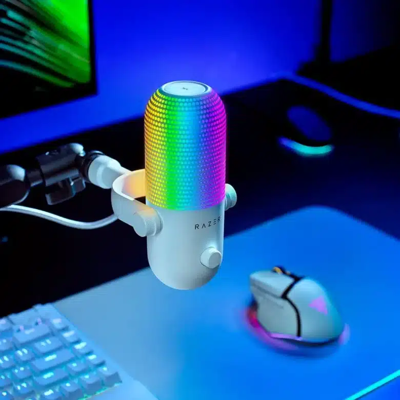 Razer Seiren V3 Chroma 4