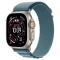 Apple Watch Ultra 3 49mm – טיטניום טבעי, Light Blue Alpine Loop – מבט אלכסוני