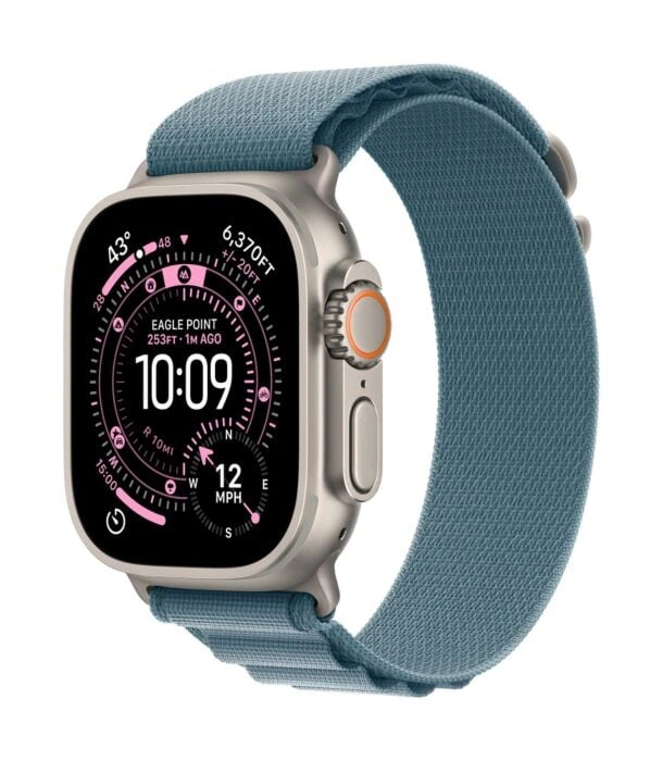 Apple Watch Ultra 3 49mm – טיטניום טבעי, Light Blue Alpine Loop – מבט אלכסוני