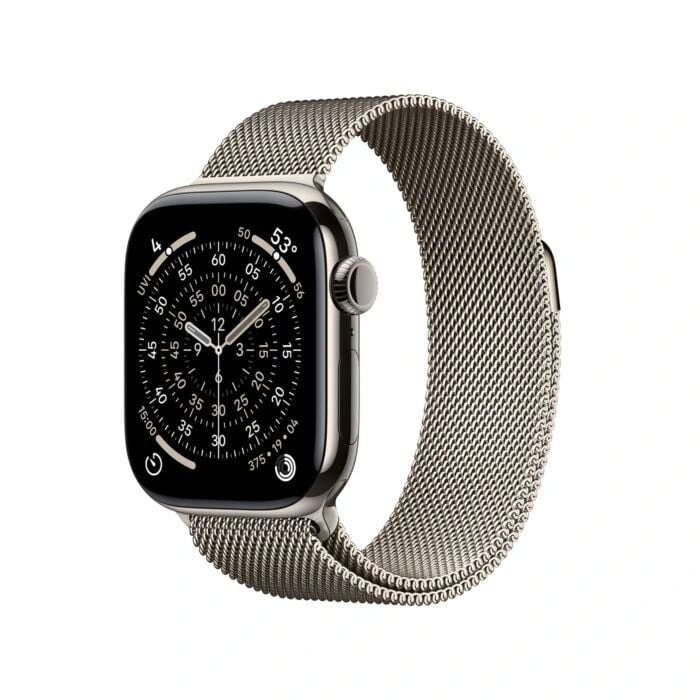 Apple Watch Series 11 42mm – טיטניום טבעי, Natural Milanese Loop – מבט אלכסוני