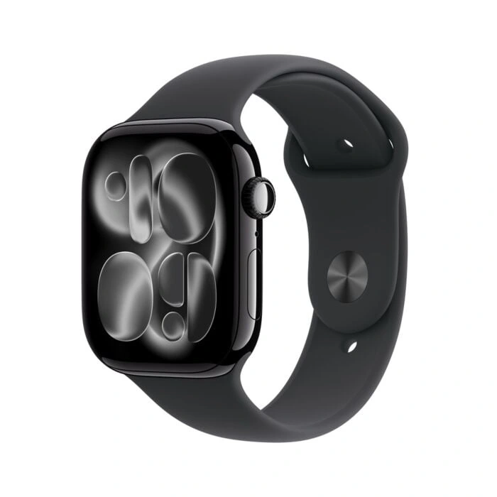 Apple Watch Series 11 46mm – אלומיניום שחור מבריק, Black Sport Band – מבט אלכסוני